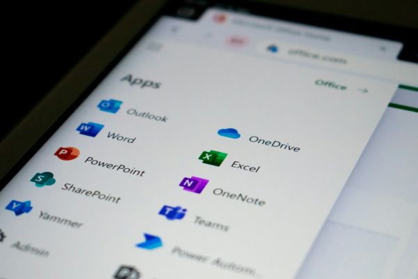 À quoi sert Azure AI Foundry pour créer des applications d'IA ?